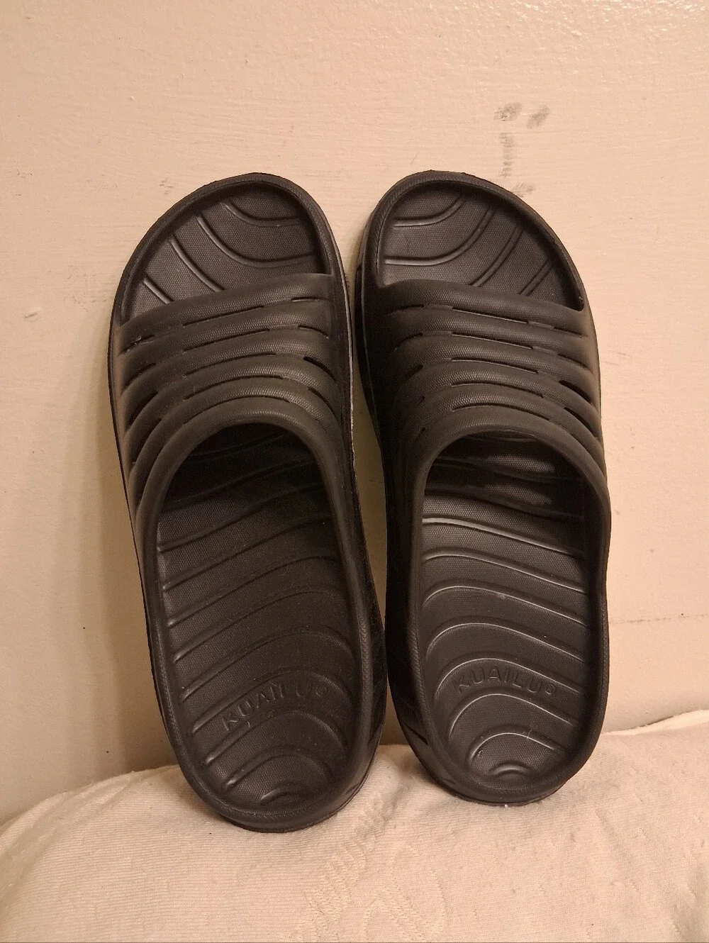 Men's KUAILU Black Slip-On Comfort Slides Similar to Crocs , size 10